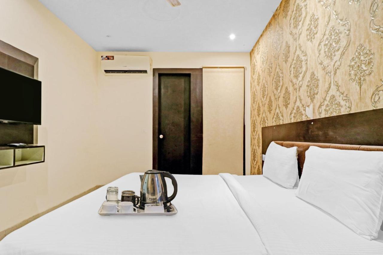 Oyo 23368 Boutique Hotel Paragon Nueva Delhi Exterior foto